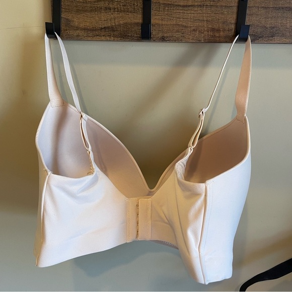 Soma Intimates Enbliss Wireless Bra in Light Nude Color and Black Size 38DDD - Picture 5 of 10